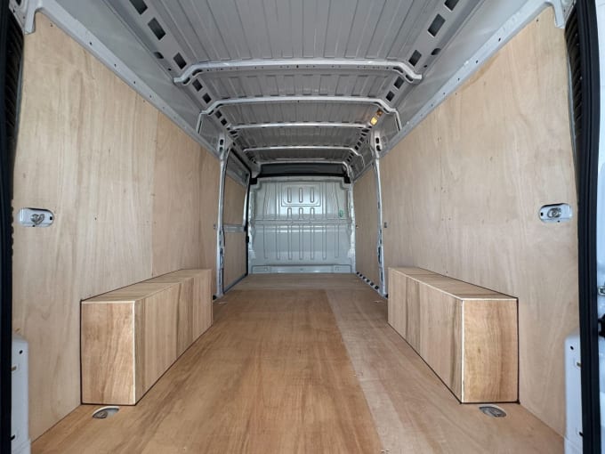 2025 Peugeot Boxer