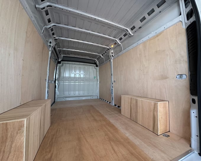 2025 Peugeot Boxer