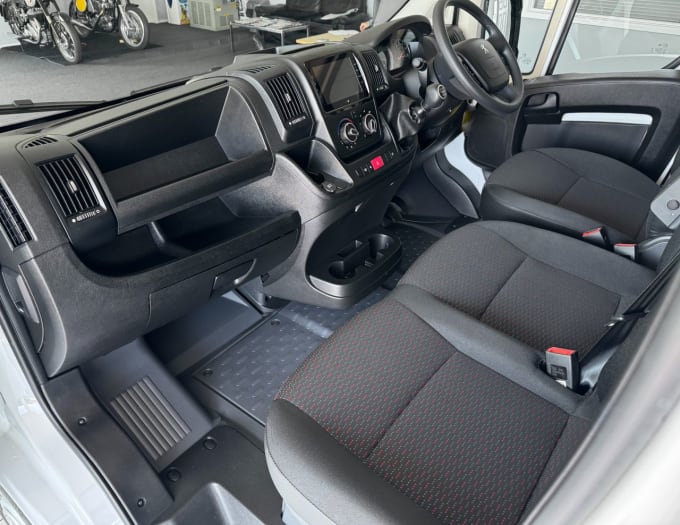 2025 Peugeot Boxer