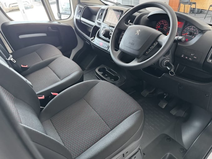 2025 Peugeot Boxer