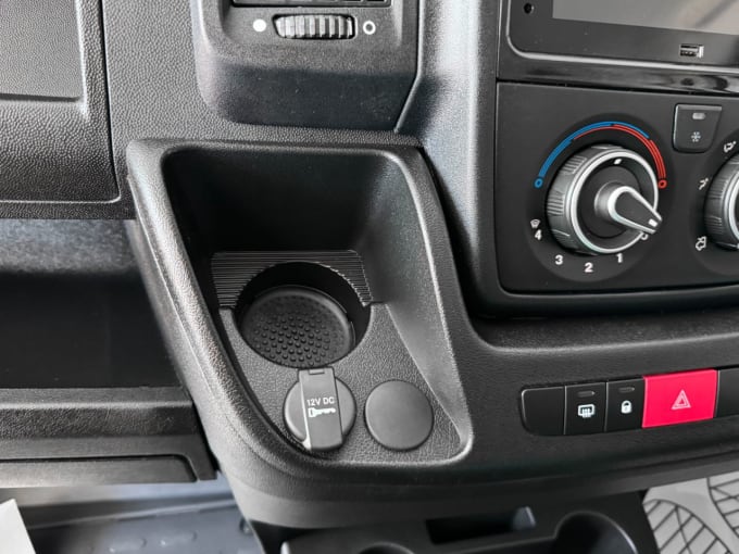 2025 Peugeot Boxer