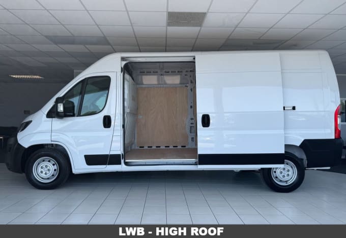 2025 Peugeot Boxer