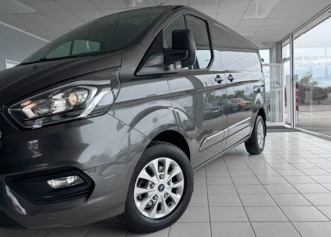 2025 Ford Transit Custom