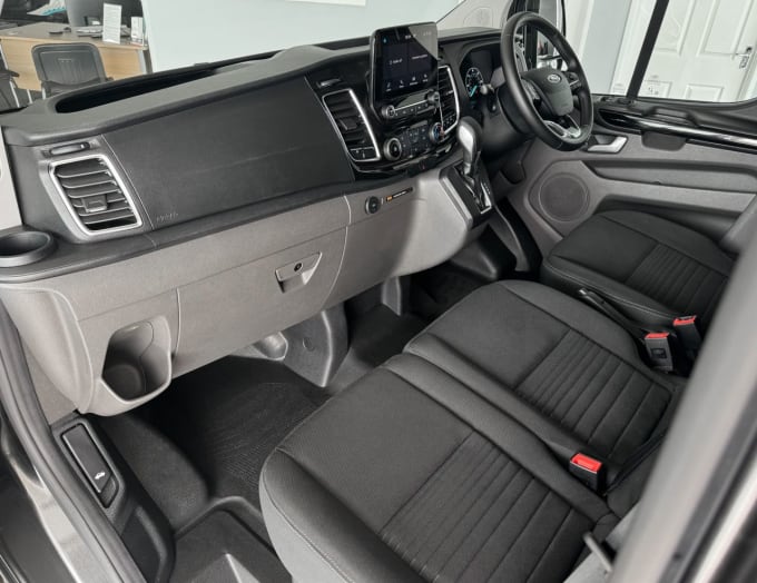 2025 Ford Transit Custom