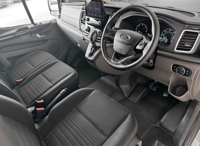 2025 Ford Transit Custom