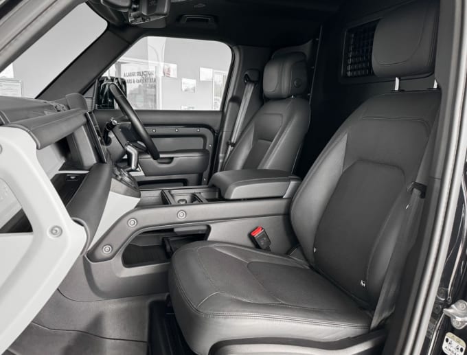 2025 Land Rover Defender
