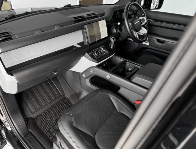 2025 Land Rover Defender