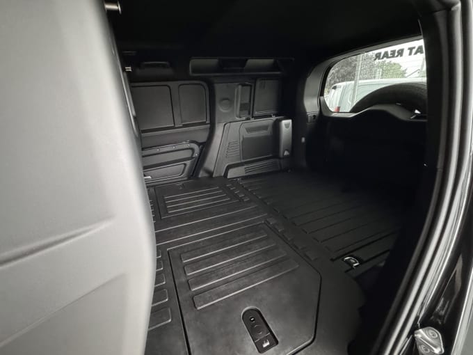 2025 Land Rover Defender