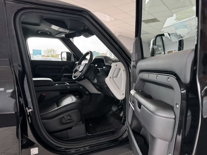 2025 Land Rover Defender