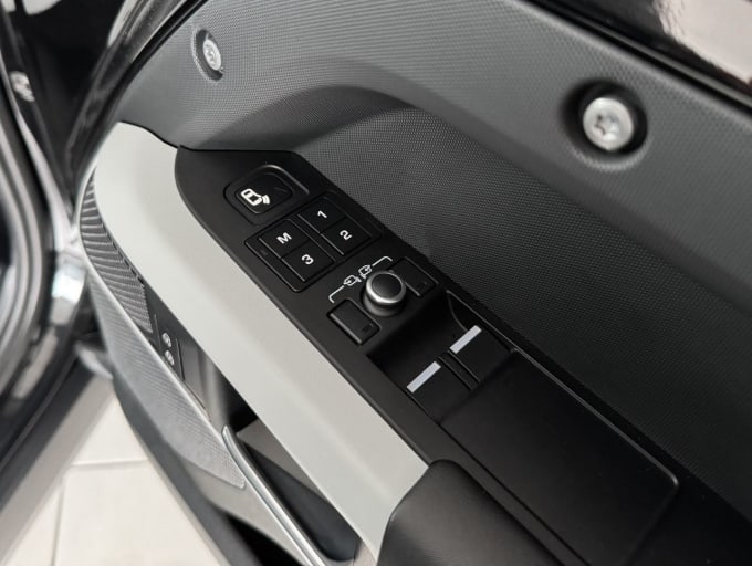 2025 Land Rover Defender