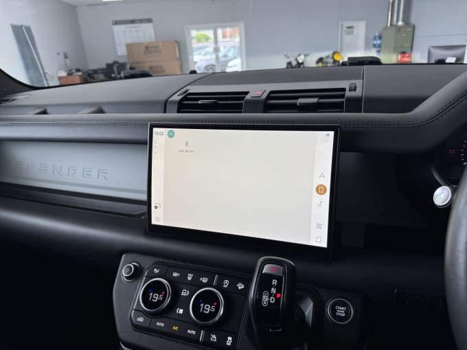 2025 Land Rover Defender