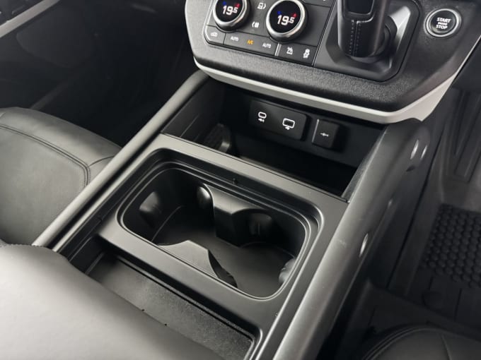2025 Land Rover Defender