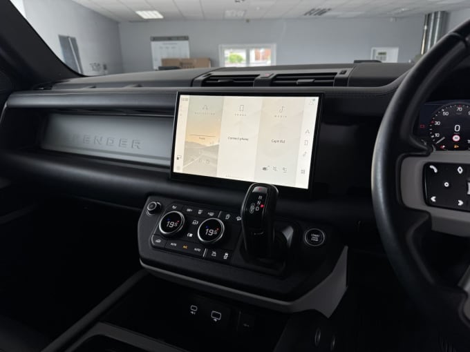 2025 Land Rover Defender