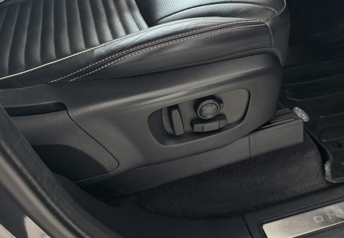 2025 Land Rover Discovery
