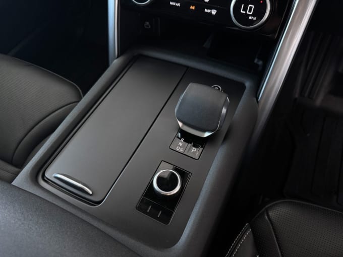 2025 Land Rover Discovery
