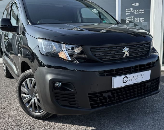 2025 Peugeot Partner