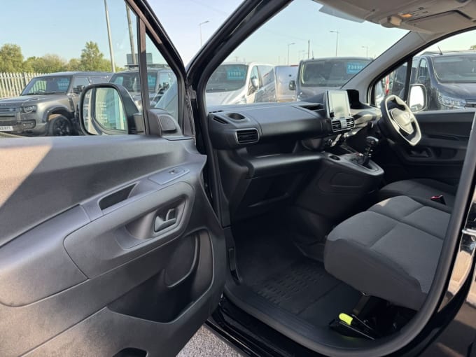 2025 Peugeot Partner