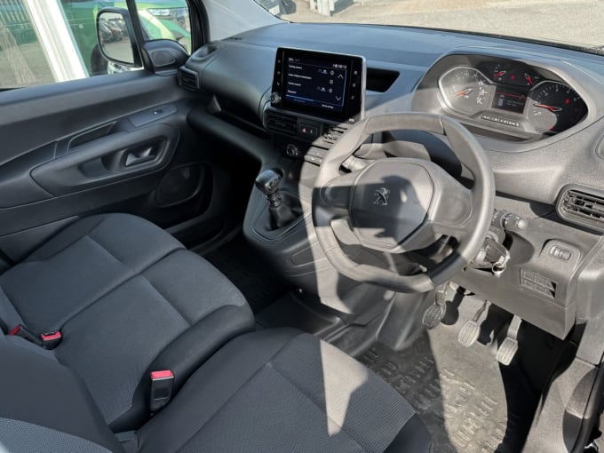 2025 Peugeot Partner