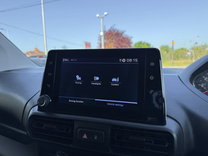 2025 Peugeot Partner