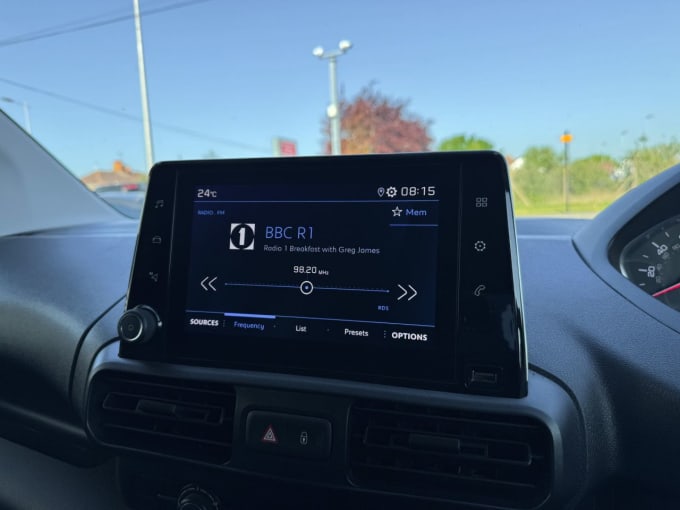 2025 Peugeot Partner