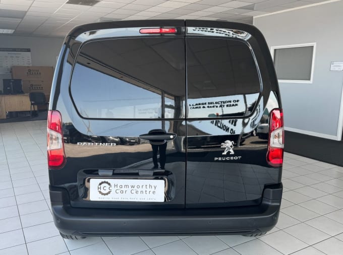 2025 Peugeot Partner