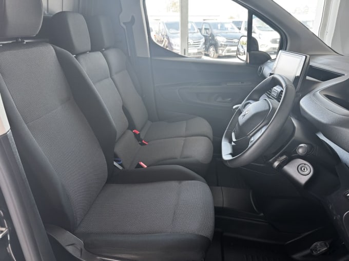 2025 Peugeot Partner