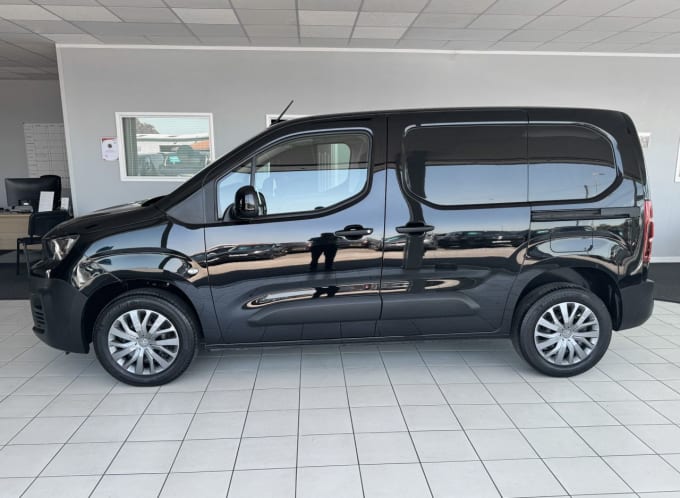 2025 Peugeot Partner