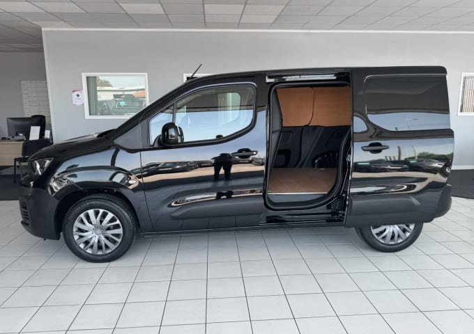 2025 Peugeot Partner