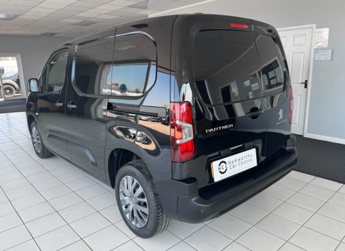 2025 Peugeot Partner