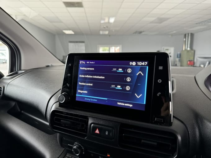 2025 Peugeot Partner