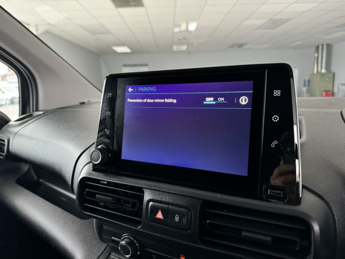 2025 Peugeot Partner