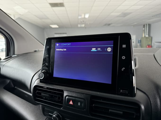 2025 Peugeot Partner