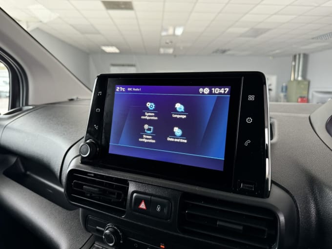 2025 Peugeot Partner