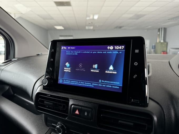 2025 Peugeot Partner