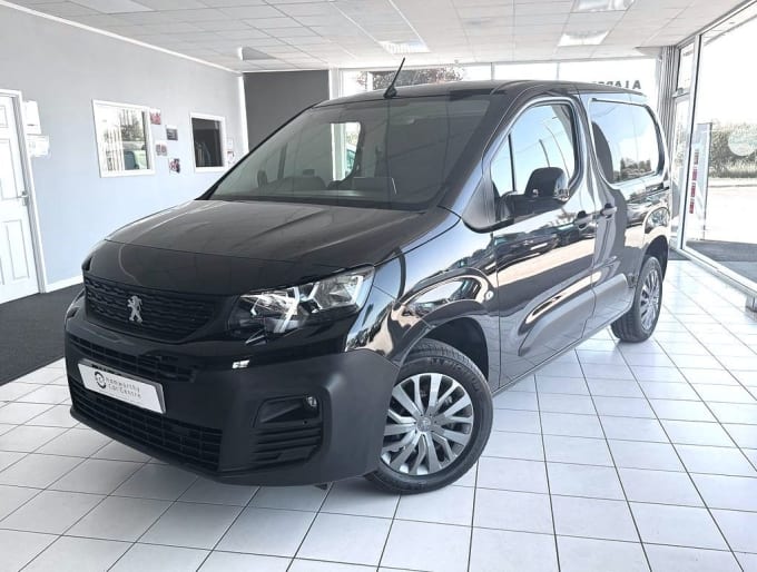 2025 Peugeot Partner
