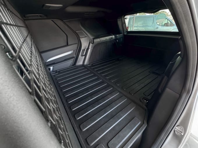 2025 Land Rover Discovery