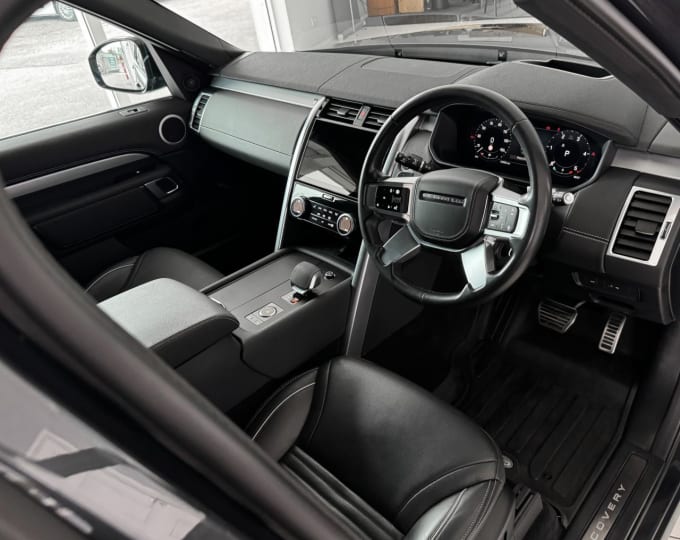 2025 Land Rover Discovery