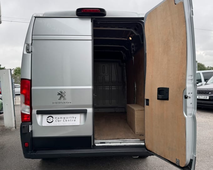 2025 Peugeot Boxer
