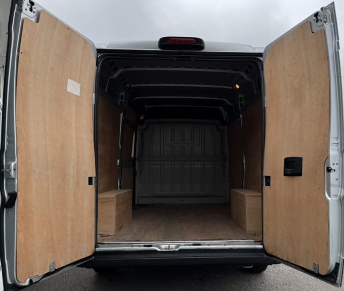 2025 Peugeot Boxer