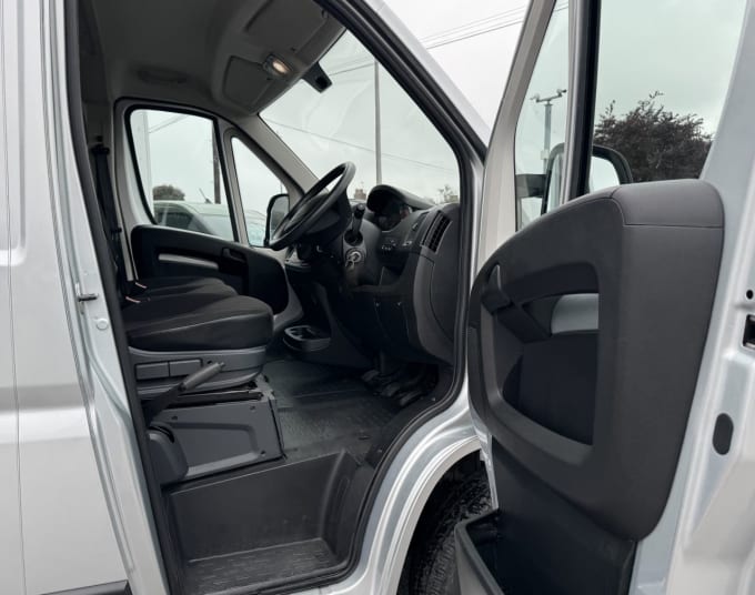2025 Peugeot Boxer