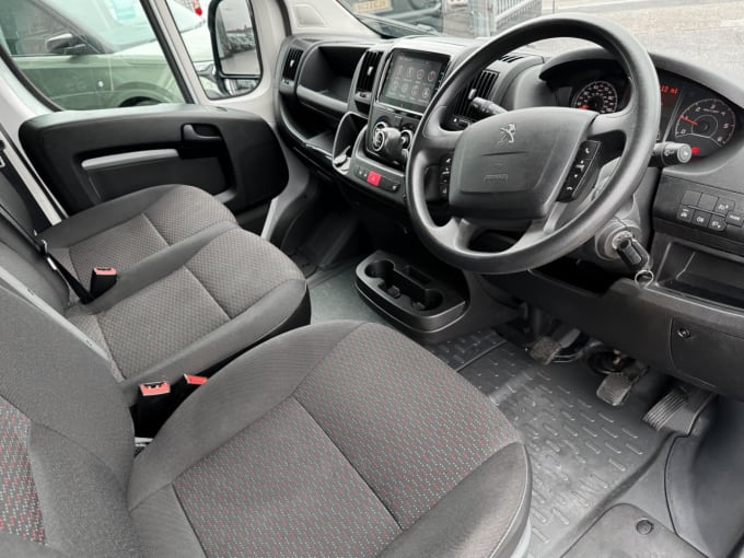 2025 Peugeot Boxer