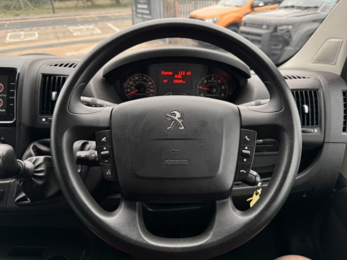 2025 Peugeot Boxer
