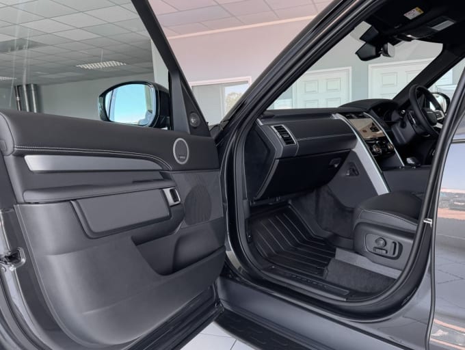 2025 Land Rover Discovery