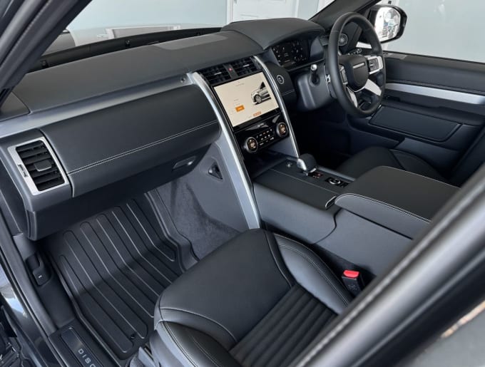 2025 Land Rover Discovery
