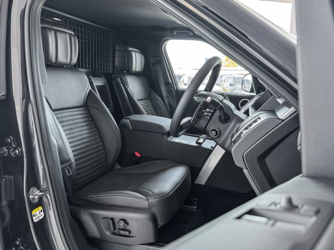 2025 Land Rover Discovery