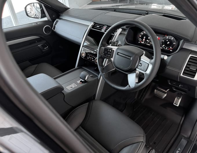 2025 Land Rover Discovery