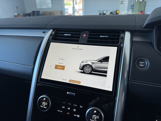2025 Land Rover Discovery