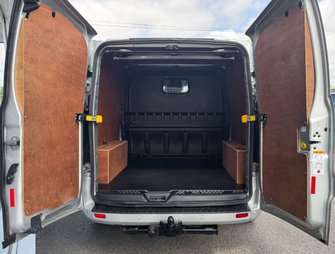 2025 Ford Transit Custom