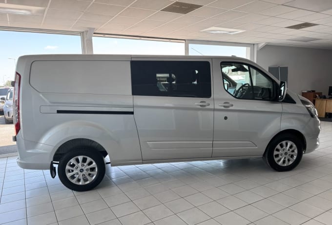 2025 Ford Transit Custom