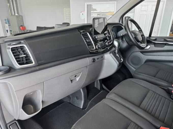2025 Ford Transit Custom